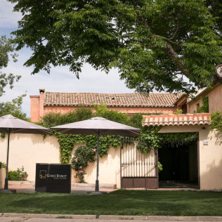 Visita a la Bodega Giró Ribot con Degustación y Circuito Spa para dos en Hotel MiM Sitges 4* (Barcelona)