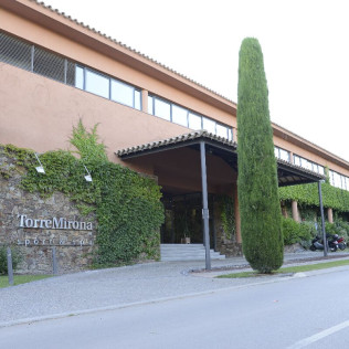 Acceso al Spa y Circuito Termal en Torremirona Esport i Salut (Navata, Girona)