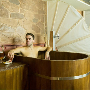 Circuito Spa de Cerveza y Masaje para dos en Beer Spa (Cádiz)