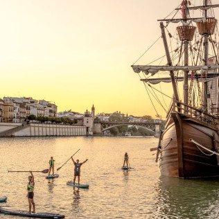 Paddle Surf al Aterdecer en el Río Guadalquivir (Sevilla)