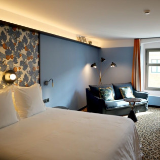 Junior Suite con Desayuno en Hotel Boutique Divino (Figueres, Girona)