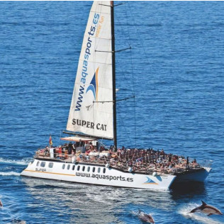 Paseo en Catamarán Super Cat con Avistamiento de Delfines, Comida y Banana Acuática (Gran Canaria)