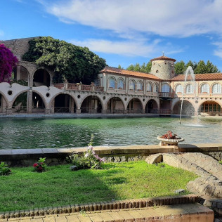 Escapada Relax con Spa "Aquatonic" en Hotel Termes de Montbrió 4*, Visita a Bodega, Cata de Vinos y Comida para dos (Tarragona)