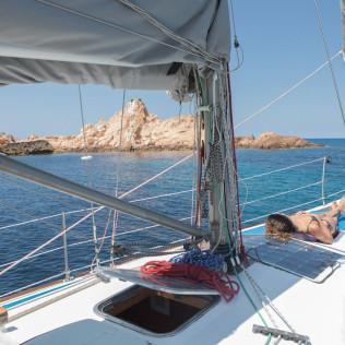 Excursión Privada en Velero para Ver la Puesta de Sol (Fornells, Menorca)