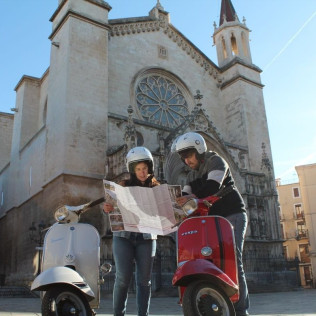 Ruta en Vespa Entre Viñedos en Mulet Viticultors (Santa Fe del Penedès, Barcelona)