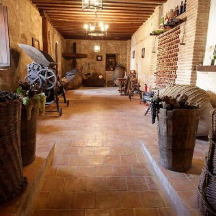 Visita a Bodega, Museo del Vino y Cata de Vino para dos en Bodegas Pablo Morate (Madrid)