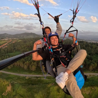 Vuelo en Parapente (Sopelana, Vizcaya)