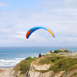 Vuelo en Parapente (Sopelana, Vizcaya)