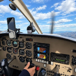 Vuelo en Avioneta Privado a Montserrat para dos (Sabadell, Barcelona)