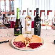 Visita y Cata de Vinos en Bodega Andrés Iniesta para dos (Fuentealbilla, Albacete)