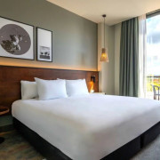 Escapada Enológica: Noche con Spa y Comida en Hotel Dolce by Wyndham 4* Sup y Visita a Bodega y Cata de Vino para dos (Barcelona)
