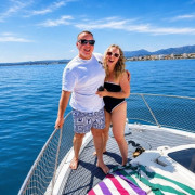 Paseo en Barco Privado para dos en Busca de Delfines por la Bahía de Estepona con Cava y Picoteo (Málaga)