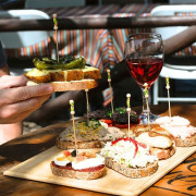 Vino y Tapas para dos en Bodegas Reverón (Villaflor, Tenerife)