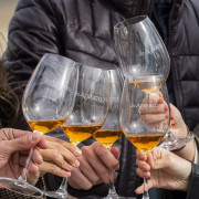 Visita a Bodega Subterránea con Cata de Vinos y Quesos o Dulces Artesanos para dos en Bodegas de Alberto (Valladolid)