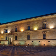 Escapada con Desayuno y Comida o Cena para dos personas en Parador de Úbeda (Jaén)