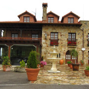 Escapada con Bañera de Hidromasaje en Casa Rural Posada El Solar 3* (Galizano, Cantabria)