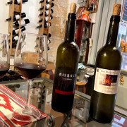Cata de Vinos con Maridaje de Quesos en Avinae Wine & Spirits (Palma, Mallorca)