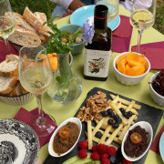 Visita a Bodega con Cata de Cavas y Degustación de Quesos en Vila Morgades (Castellví de la Marca, Barcelona)