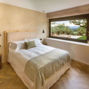 Escapada de 2 Noches con Spa, Botella de Cava y Bombones en Habitat Cigüeña Negra (Valverde del Fresno, Cáceres)