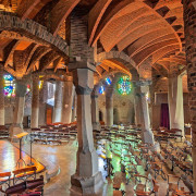 Entrada Colonia Güell y Cripta Gaudí (Santa Coloma de Cervelló, Barcelona)