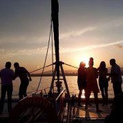 Paseo en Velero para ver la Puesta de Sol (Barcelona)