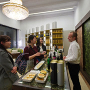 Degustación Premium de Aceites con Pack de 4 aceites AOVE para dos en Orolíquido (Barcelona)