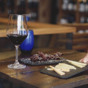 Degustación de 3 Copas de Vinos con 3 Tapas (Madrid)