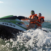 Alquiler Moto de Agua durante 1 hora con piscina Beach Club
