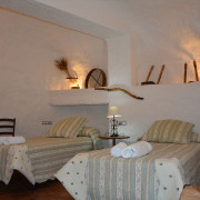 Escapada de 1 o 2 Noches con Cena en Casas Rurales - Casas Cueva El Mirador de Galera (Galera, Granada)