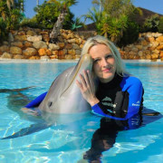 Dolphin Emotions Premium: Nadar con Delfines y Entrada a Zoomarine (Portugal)
