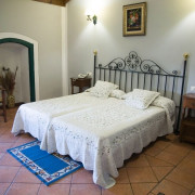 Escapada de 2 Noches con Cena en Hotel Rural Soterraña (Madroñera, Cáceres)
