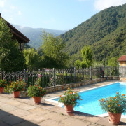 Escapada de Fin de Semana con Bañera Hidromasaje y Visita a Bodega en Posada el Hoyal (Pesaguero, Cantabria)