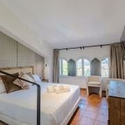 Escapada con Circuito Spa en Gran Claustre Boutique Hotel & SPA 4* y Moto de Agua para dos (Tarragona)