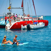 Freebird a Lobos: Excursión en Catamarán con Comida, Bebidas, Stand Up Paddle y Snorkel (Fuerteventura, Las Palmas)