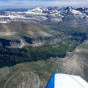 Fin de Semana Romántico con Circuito Balneario y Vuelo en Avioneta (Huesca)