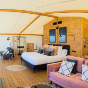 Escapada de 2 Noches con Desayuno en Suite o Junior Suite de Glamping La Dehesa Experiences (Adamuz, Córdoba)