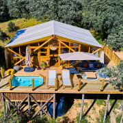Escapada en Familia de 2 Noches con Desayuno en Junior Suite de Glamping La Dehesa Experiences (Adamuz, Córdoba)