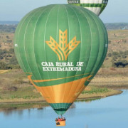 Vuelo Exclusivo en Globo con Cava, Desayuno y Vídeo para dos (Cáceres, Badajoz o Mérida)