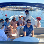 Paseo en Yate Privado con Aperitivo y Refrescos (Barcelona)