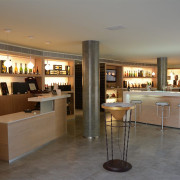 Escapada en Hotel Fonda Neus y Visita a Celler Kripta con Cata para dos (Sant Sadurní d’Anoia, Barcelona)