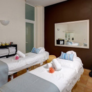 Circuito Spa, Masaje Relajante y Cena para dos en Hipotels Barrosa Garden 4* (Chiclana de la Frontera, Cádiz)