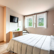 Escapada y Desayuno en Hotel Iraipe Santuario De Arantzazu (Oñate, Guipúzcoa)