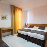 Escapada de 2 Noches con Desayuno en Hotel Rural Alta Garrotxa (Tortellà, Girona)