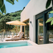 Escapada en Villa con Desayuno y Jacuzzi Exterior en Young Hotels Denia (La Vall de Laguar, Alicante)