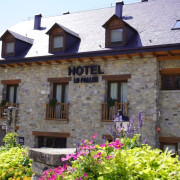 Escapada con Desayuno en Hotel Restaurante Lo Paller (València d'Àneu, Lleida)