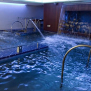 Circuito Spa Ilimitado y Masaje de 1 hora para dos en Atalanta Sport Club Ramón Asensio (Valencia)