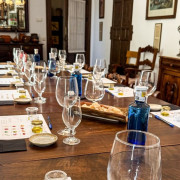Cata La Esencia del Olivo: Paseo por los Olivares y Experiencia Sensorial de AOVE con Maridaje para dos en Molino del Arco (Ronda, Málaga)