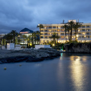Escapada con Desayuno y Comida o Cena para dos personas en Parador de Jávea (Alicante)