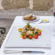 Mesa para dos: Comida o Cena para dos personas en Parador de Plasencia (Cáceres)