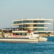 Paseo en Catamarán a la Puesta de Sol con Copa de Agua de Valencia (Valencia)